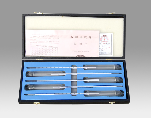 精確測量：石油密度計在石油化工行業中的應用